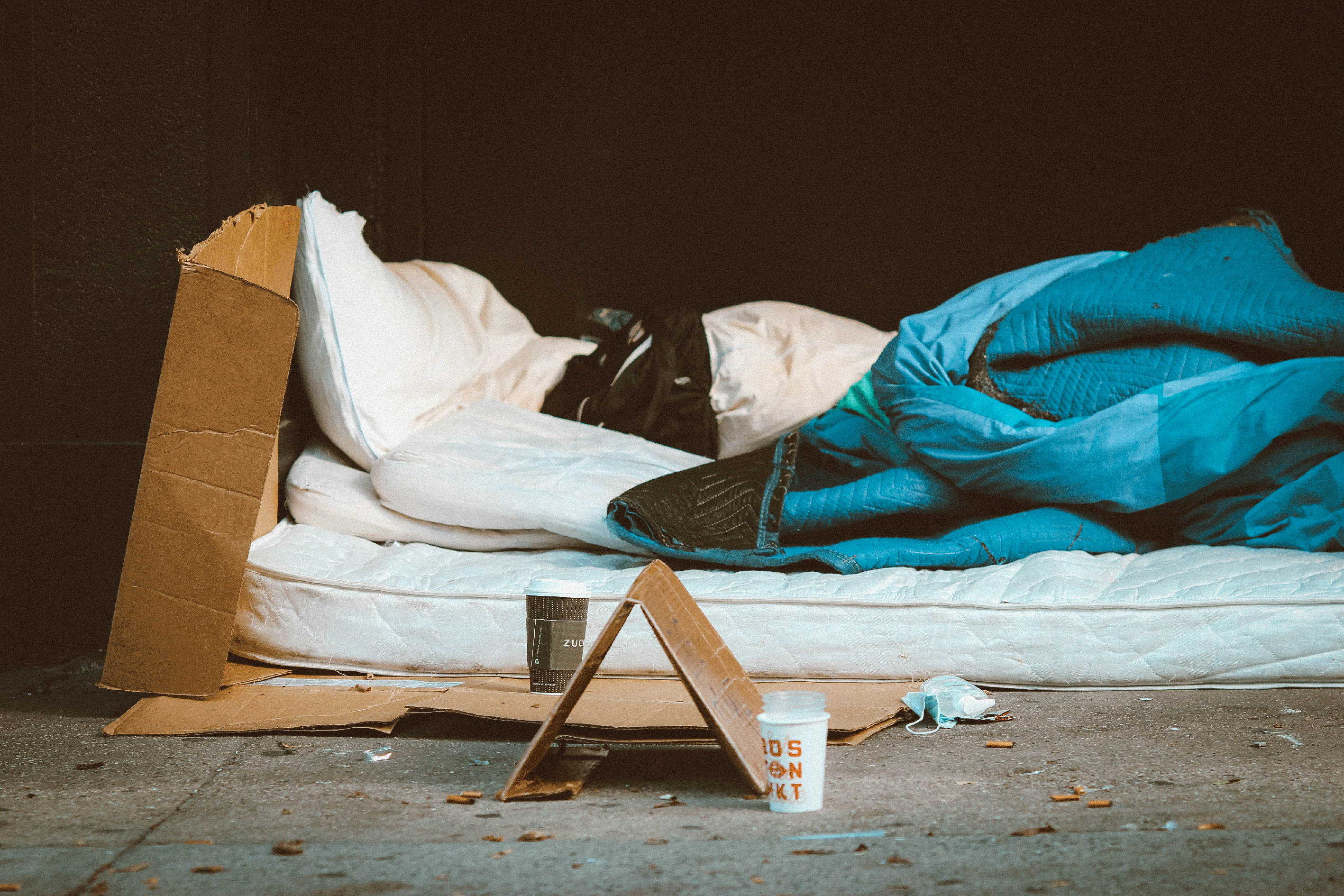 Homeless letto per strada